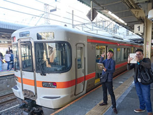 JR大垣駅から名古屋へ電車で移動。